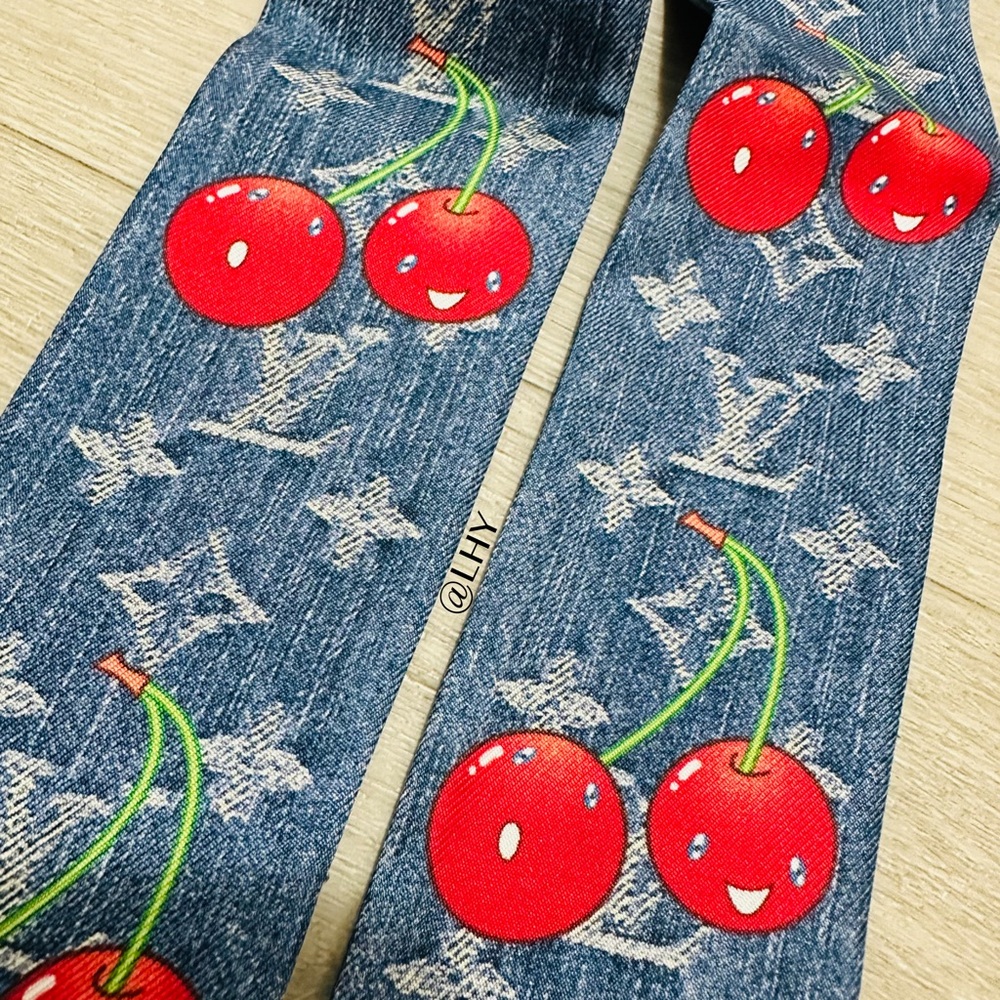 LOUIS VUITTON x TAKASHI MURAKAMI DENIM CERISE BANDEAU - Picture 5 of 9